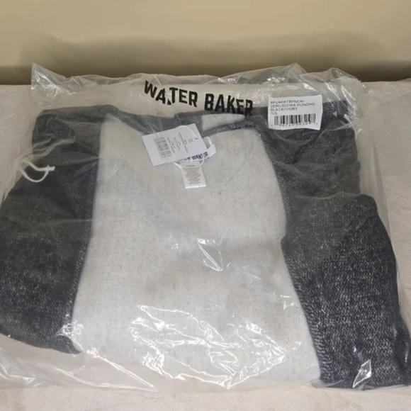 Walter Baker Verushka Reversible Poncho Charcoal/Ivory - Picture 5 of 8